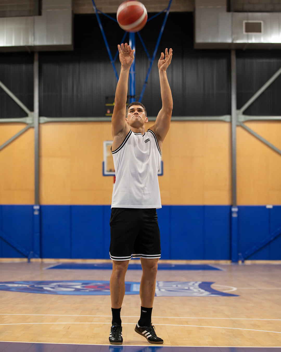 MENS SHORTS - STACK SPORTS